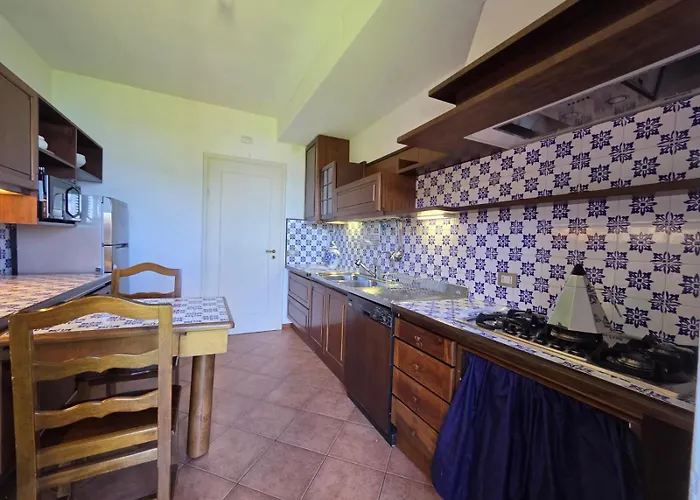 Charly アパート バヴェーノ